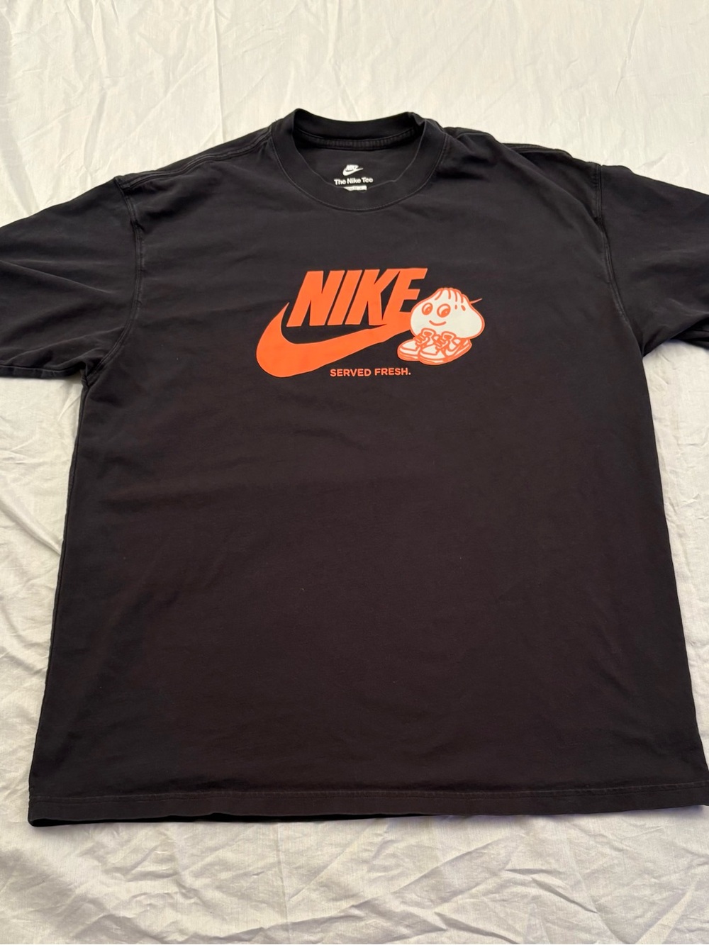 Nike Men’s L Black Served Fresh Sole Food Graphic T-Shirt Loose Fit